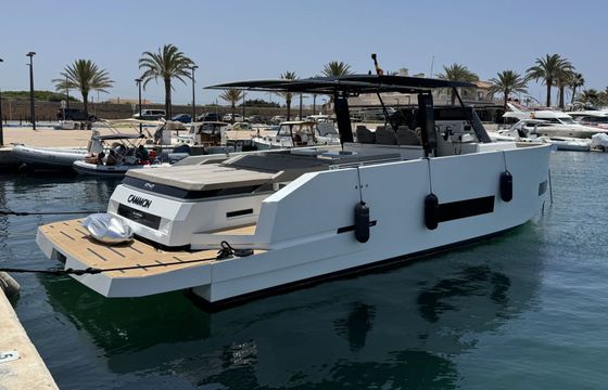 Motorboat De Antonio Yacths D42 Open XL 900hp
