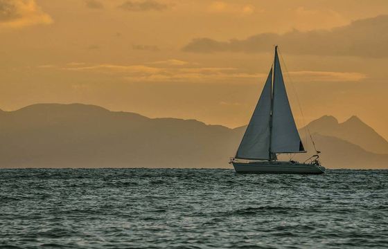 Sailboat BAVARIA 44 13m