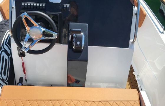Motorboat NIREUS NIREUS 620 CL 200hp