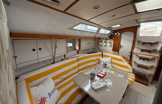 Sailboat Jeanneau Sun odyssee 37.1 11.8m