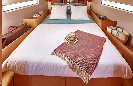 Sailboat JEANNEAU SUN ODYSSEY 440 13.39m
