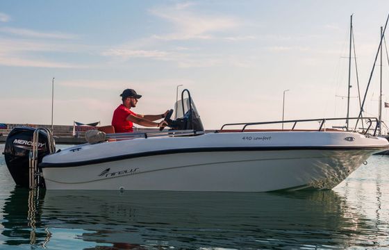 Boat without licence Nireus 495