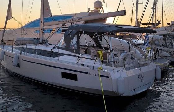 Sailboat Bavaria C42 12m