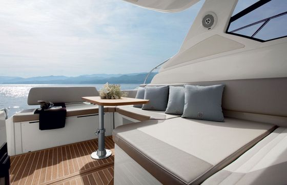 Motorboat Azimut Atlantis 34