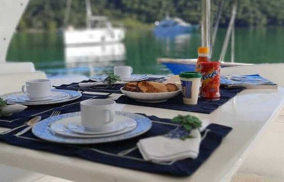 Motorboat Blujoi Power Cat 40 Angra 400hp