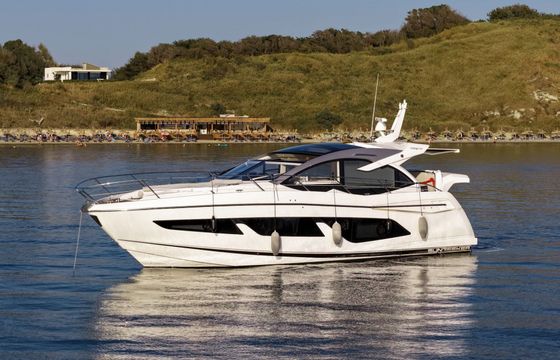 Motor yacht Sunseeker 50 Predator