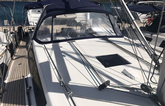 Sailboat BENETEAU OCEANIS 45 13.85m
