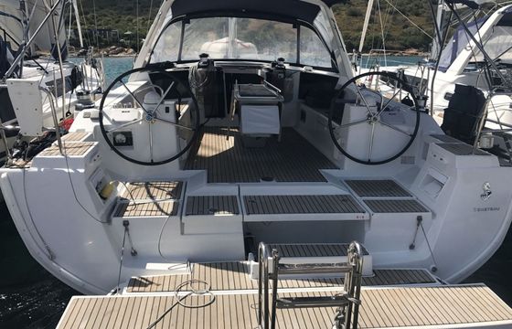 Sailboat BENETEAU OCEANIS 45 13.85m