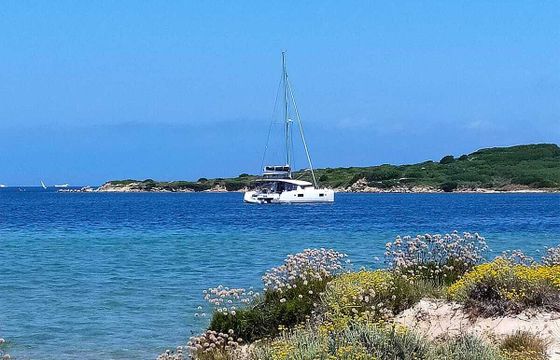 Catamaran Lagoon 42 12.8m