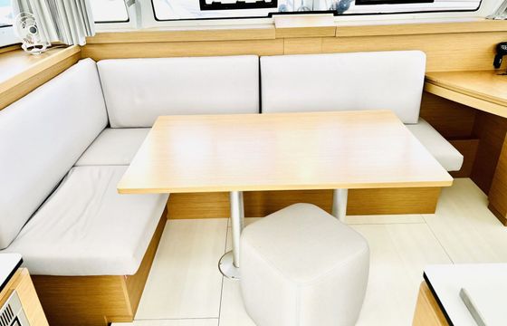 Catamaran Beneteau Excess 11.3m