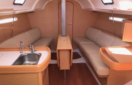 Sailboat Beneteau First 31.7 9.8m
