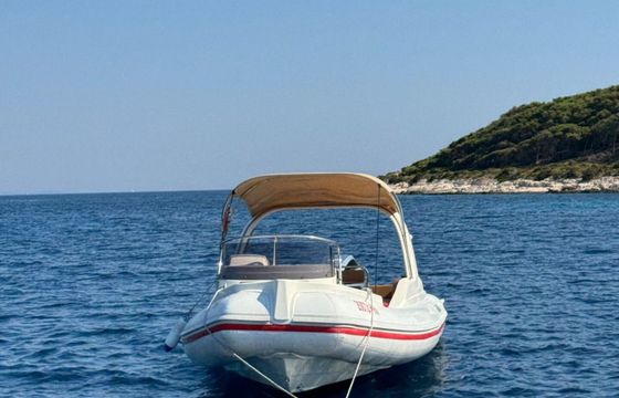 Motorboat AQUAMAX AQUAMAX B23 F 200hp
