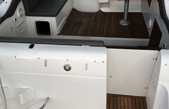Motorboat Regal Commodore 258 350hp