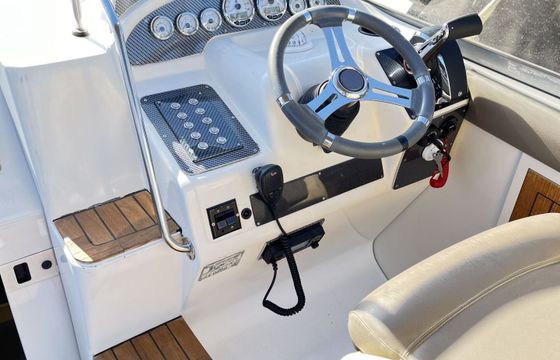 Motorboat Regal Commodore 258 350hp