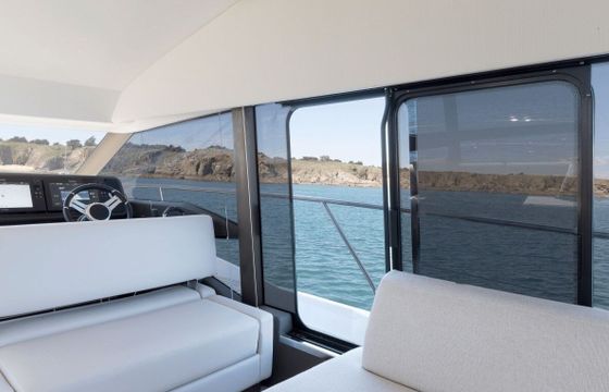 Motor yacht Jeanneau Prestige 520 Fly 880hp