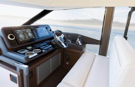 Motor yacht Jeanneau Prestige 520 Fly 880hp