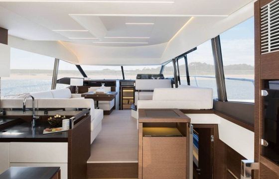 Motor yacht Jeanneau Prestige 520 Fly 880hp