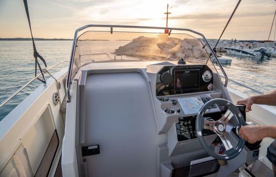 Motorboat Atlantic Marine 750 with 350hp Atlantic 350hp