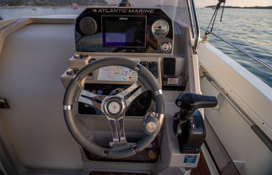 Motorboat Atlantic Marine 750 with 350hp Atlantic 350hp