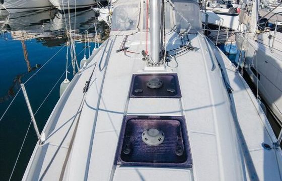 Sailboat 4 OCEANIS 30.1 -AM (2D/1C/0P) 9m