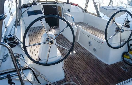 Sailboat 4 OCEANIS 30.1 -AM (2D/1C/0P) 9m