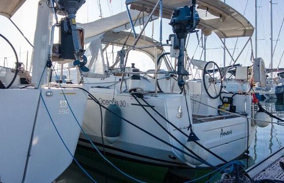 Sailboat 4 OCEANIS 30.1 -AM (2D/1C/0P) 9m