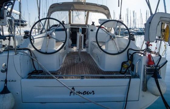 Sailboat 4 OCEANIS 30.1 -AM (2D/1C/0P) 9m