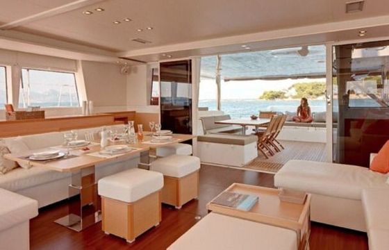 Catamaran Lagoon 620 20m