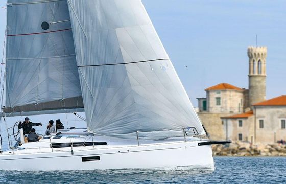 Sailboat Bénéteau First 36 10m