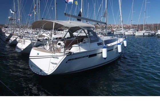 Sailboat BAVARIA CRUISER 34 9.99m