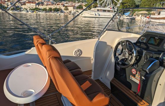 Motorboat QUICKSILVER 675 Open 200hp