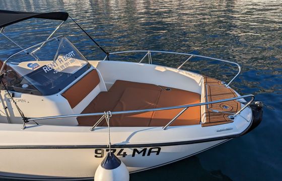 Motorboat QUICKSILVER 675 Open 200hp