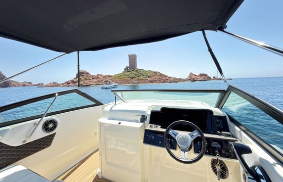 Motorboat Sea Ray 250 SDX 250hp