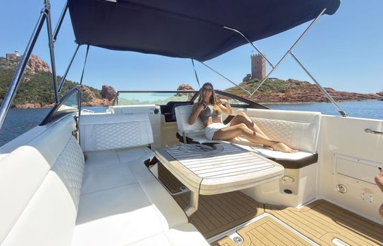 Motorboat Sea Ray 250 SDX 250hp