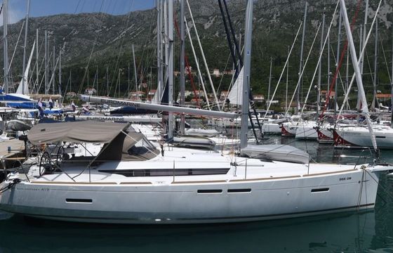 Sailboat JEANNEAU SUN ODYSSEY 419 12.76m