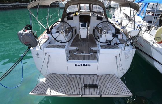 Sailboat JEANNEAU SUN ODYSSEY 419 12.76m