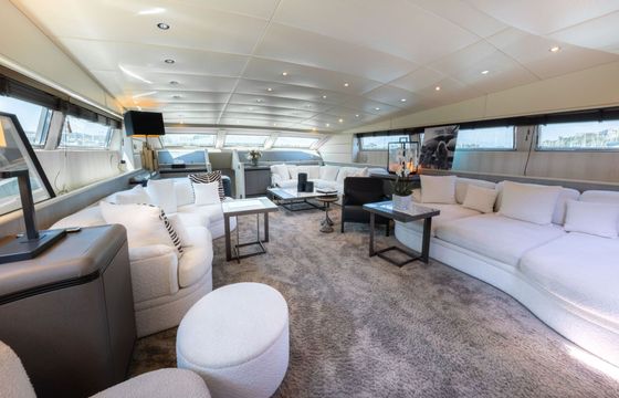 Motor yacht Mangusta 105ft