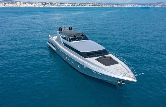 Motor yacht Mangusta 105ft
