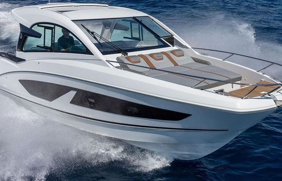 Motorboat BENETEAU GRAN TURISMO 32 700hp