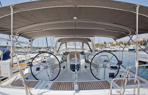 Sailboat BENETEAU OCEANIS 50 15.24m