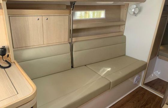 Sailboat Delta Yacht Charter 36,5 11m