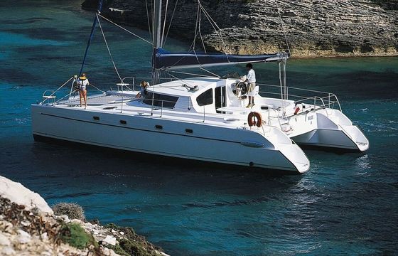 Catamaran FOUNTAINE PAJOT Belize Cat 43 13.11m