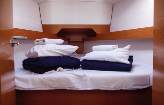 Sailboat JEANNEAU Sun Odyssey 349 Siberia 10.34m