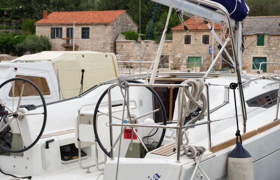 Sailboat JEANNEAU Sun Odyssey 349 Siberia 10.34m