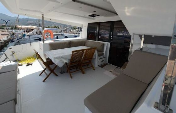 Catamaran FOUNTAINE PAJOT LUCIA 40 11.73m