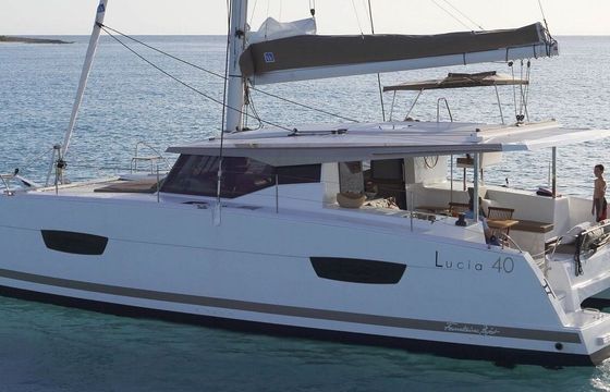 Catamaran FOUNTAINE PAJOT LUCIA 40 11.73m