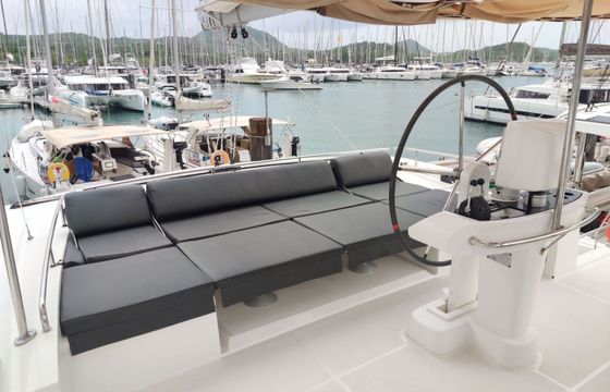 Catamaran Lagoon Lagoon 52 F with watermaker &amp; A/C - PLUS 15.84m