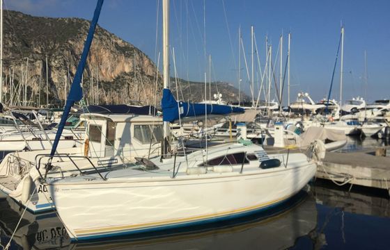 Sailboat Jeanneau Sun Way 25 7.7m