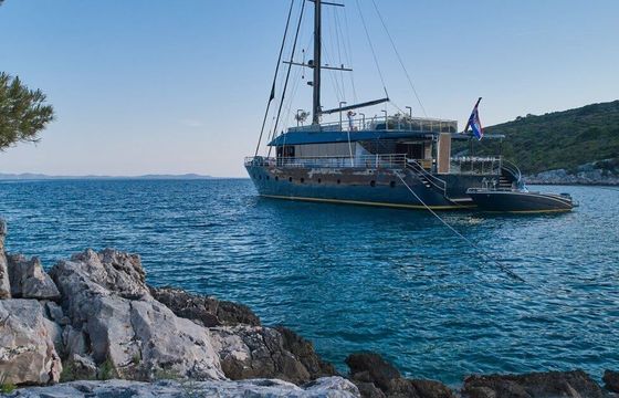 Sailing yacht Custom Sailing Yacht Rara Avis 33m