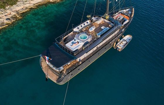 Sailing yacht Custom Sailing Yacht Rara Avis 33m